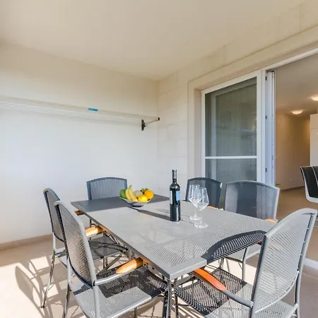 Mladinic Palace * Milna (Brac)