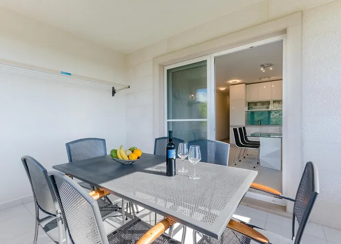 Mladinic Palace Milna (Brac)