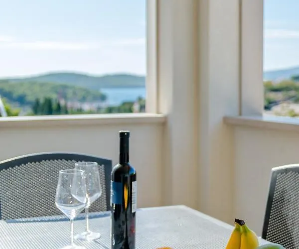 Διαμέρισμα Mladinic Palace *