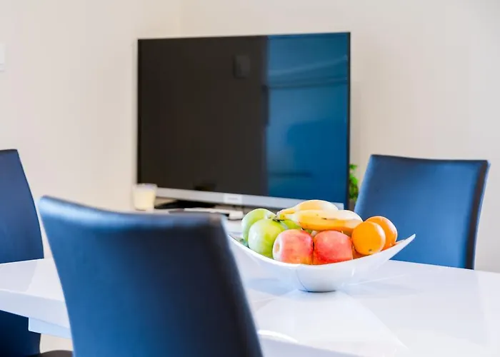 Mladinic Palace * Milna (Brac)