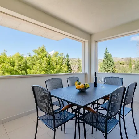 Apartment Mladinic Palace *