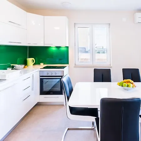 Mladinic Palace Milna (Brac)