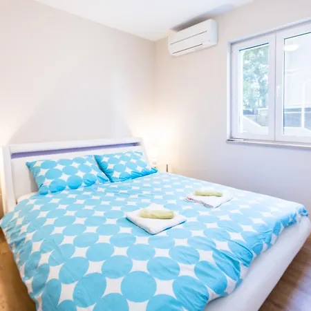 Apartment Mladinic Palace Milna (Brac)