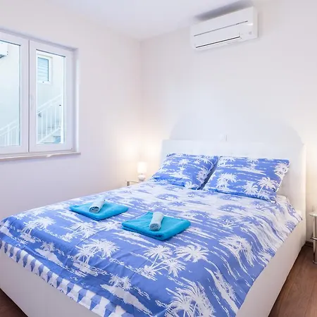 Mladinic Palace Apartment *