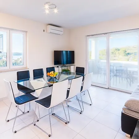 Apartment Mladinic Palace