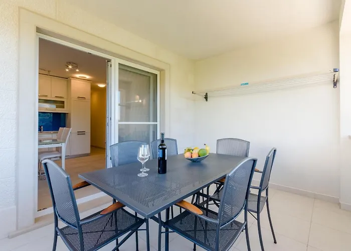 Mladinic Palace 아파트 *