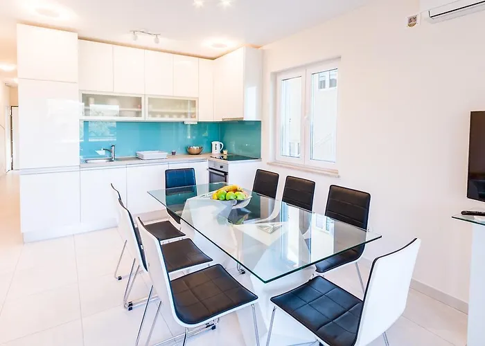 아파트 Mladinic Palace