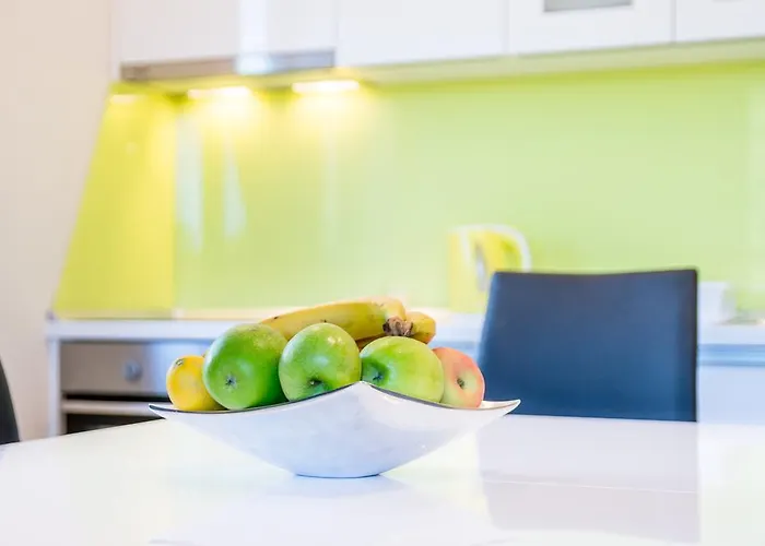 Mladinic Palace * 밀나