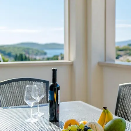 Apartman Mladinic Palace *