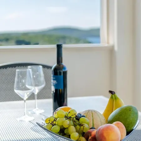 Apartamento Mladinic Palace *
